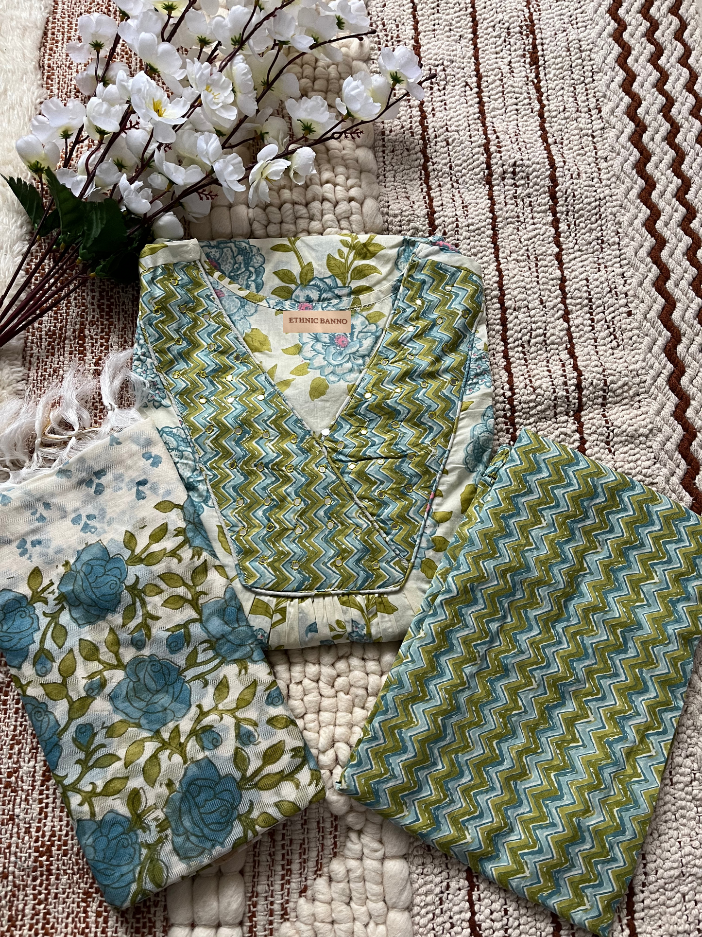 White V Neck Nyra Cotton Set